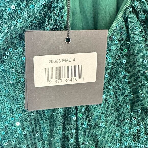 Mac Duggal 26693 Green Sequin Bow Shoulder Column Gown | Size 4 - Picture 11 of 11